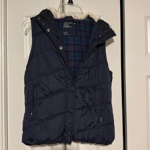 American Eagle girls, large winter vest with faux fur hood.